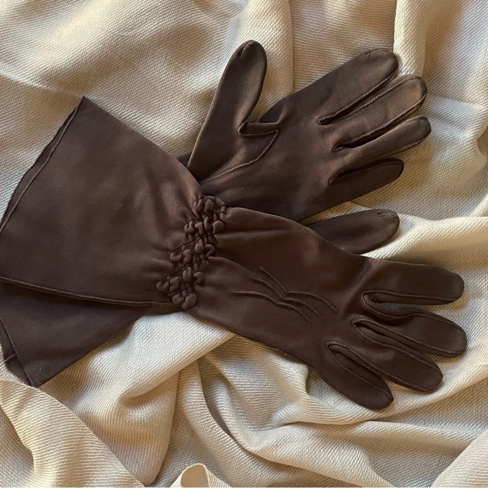 Vintage Chocolate Brown Mid Length Gloves sz 6 S from 50s-60s Jackie O vibe prom
